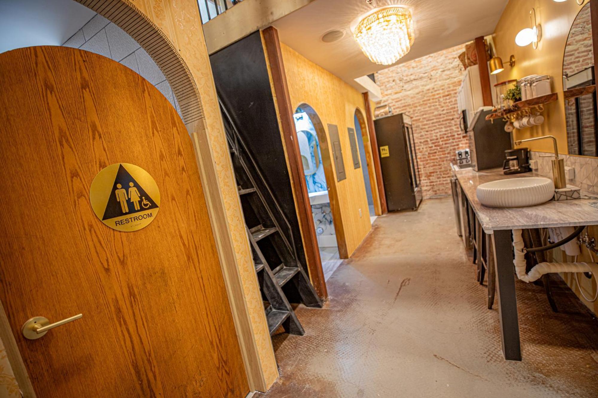 Social Stays - Santa Barbara'S First Hostel On State Street Екстер'єр фото